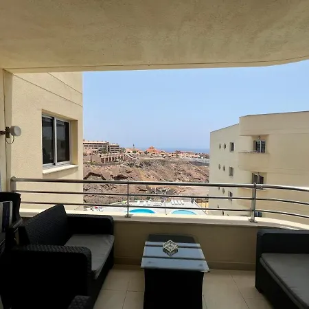 Cozy Apartment,heated Pool,wifi, Atlantic Ocean View * 아데제